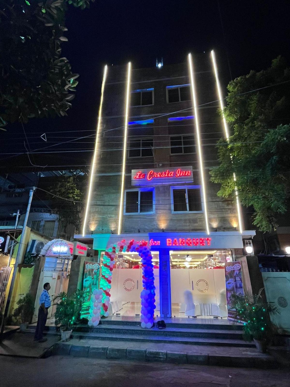 La Cresta Inn Kolkata Eksteriør bilde