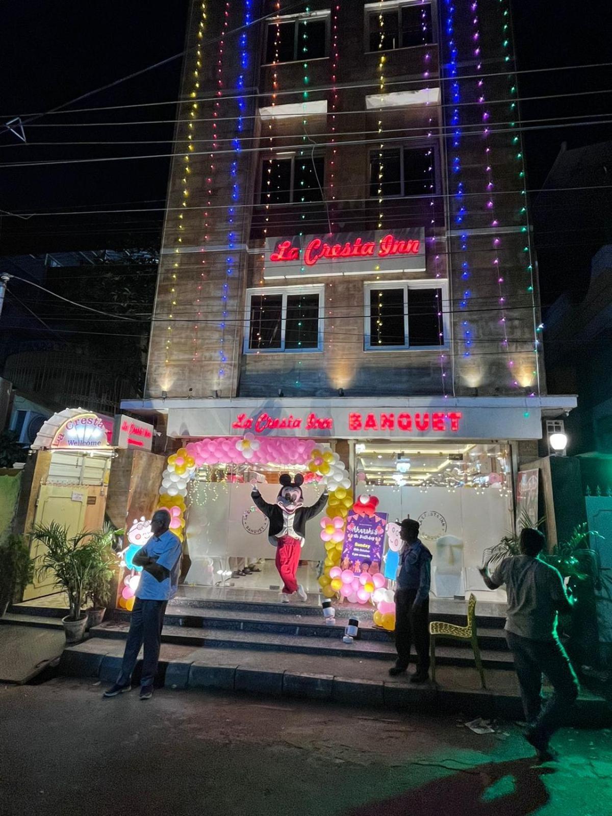 La Cresta Inn Kolkata Eksteriør bilde